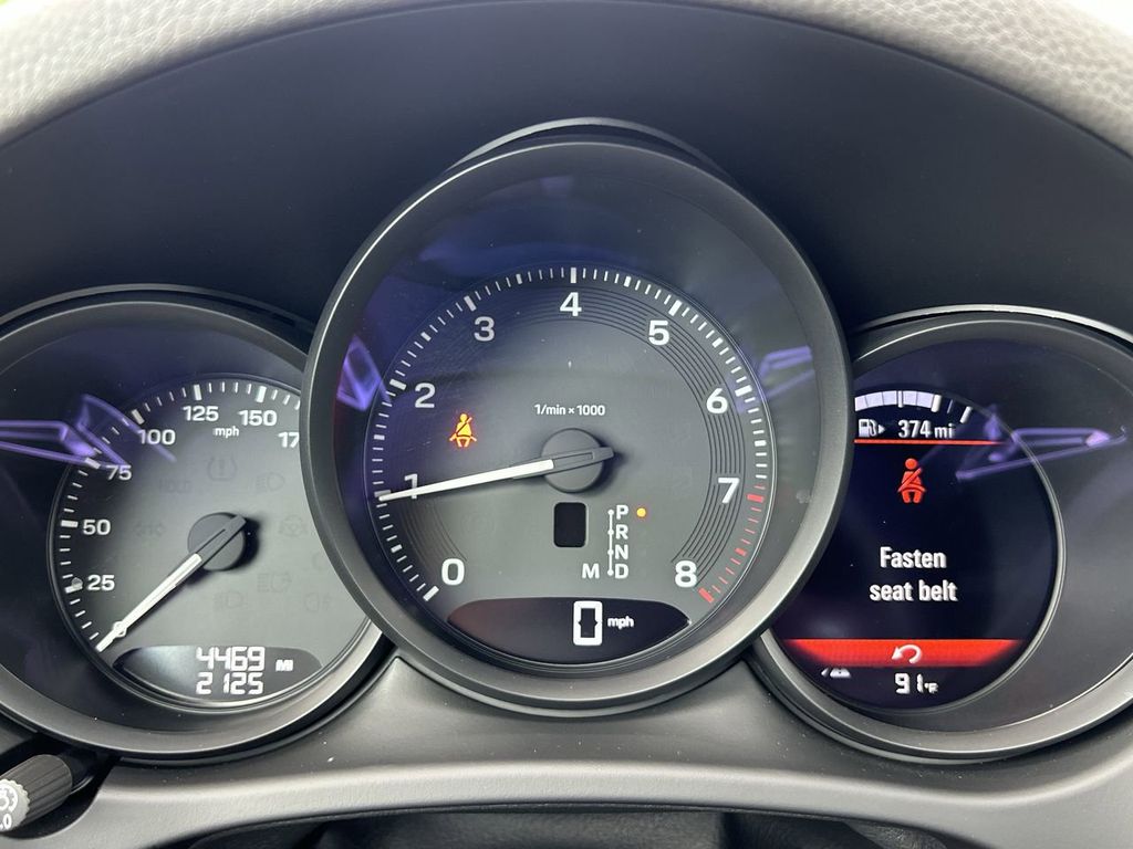 2025 Porsche Macan Base photo 19