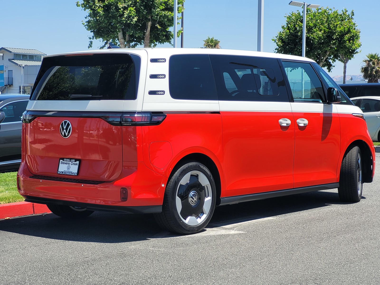 2025 Volkswagen ID. Buzz Pro S photo 4