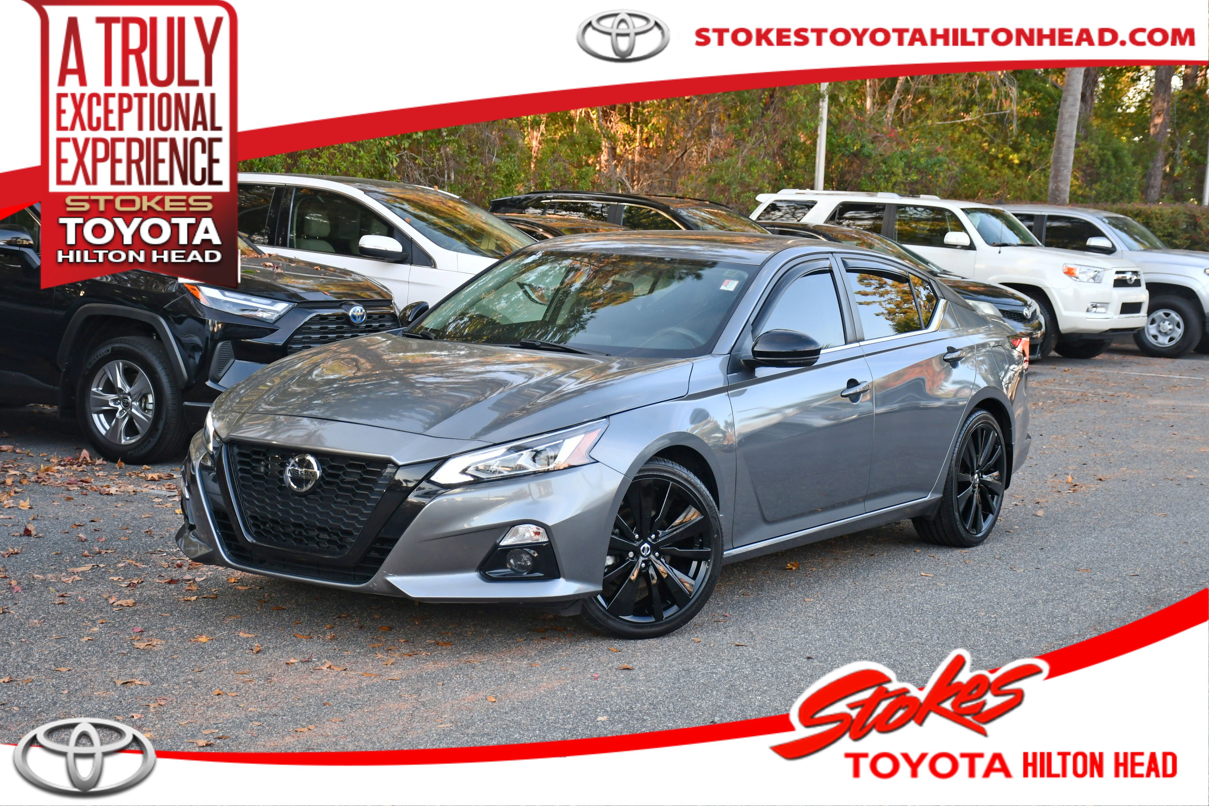 2022 Nissan Altima SR's photo