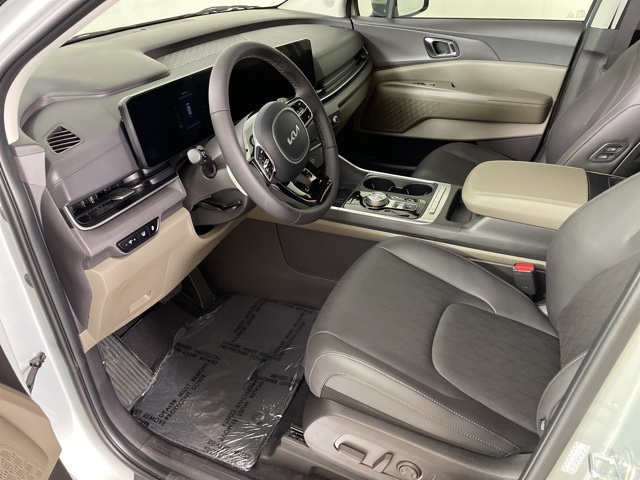 2026 Kia Carnival EX photo 14