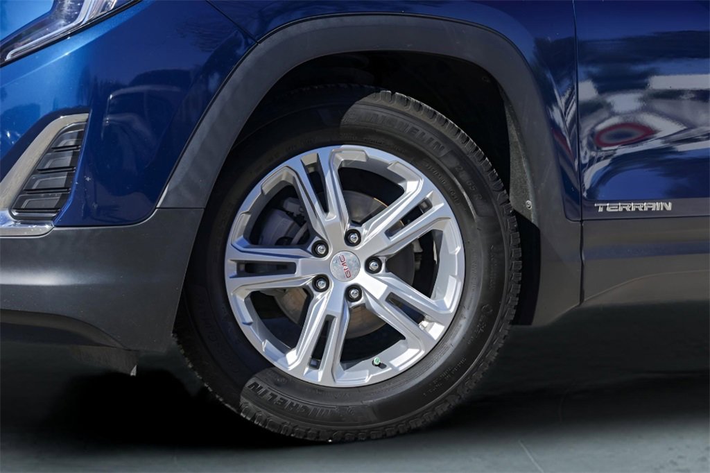 2021 Gmc Terrain SLE photo 2