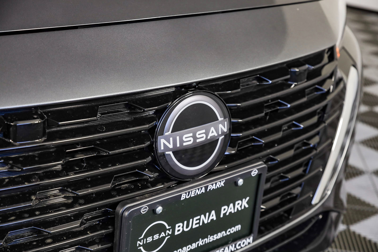 2025 Nissan Sentra SV photo 3