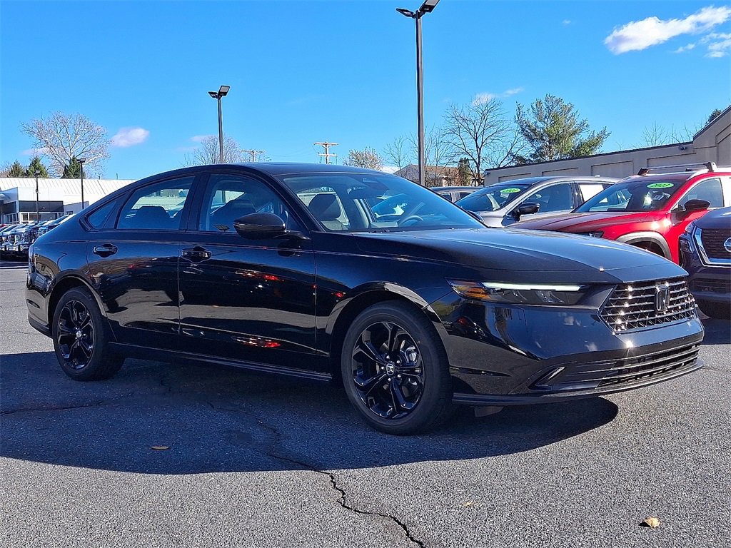2025 Honda Accord SE photo 2