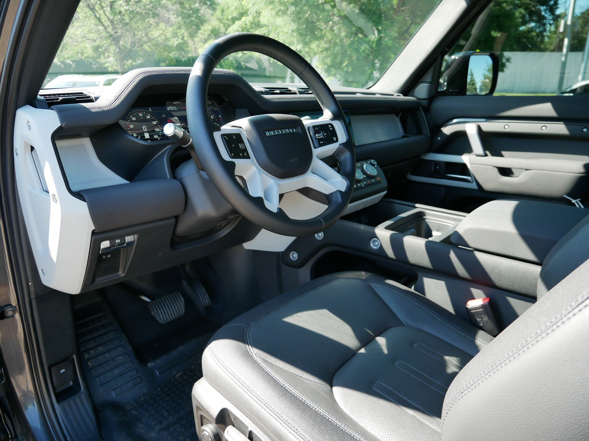 2022 Land Rover Defender X-Dynamic S photo 12