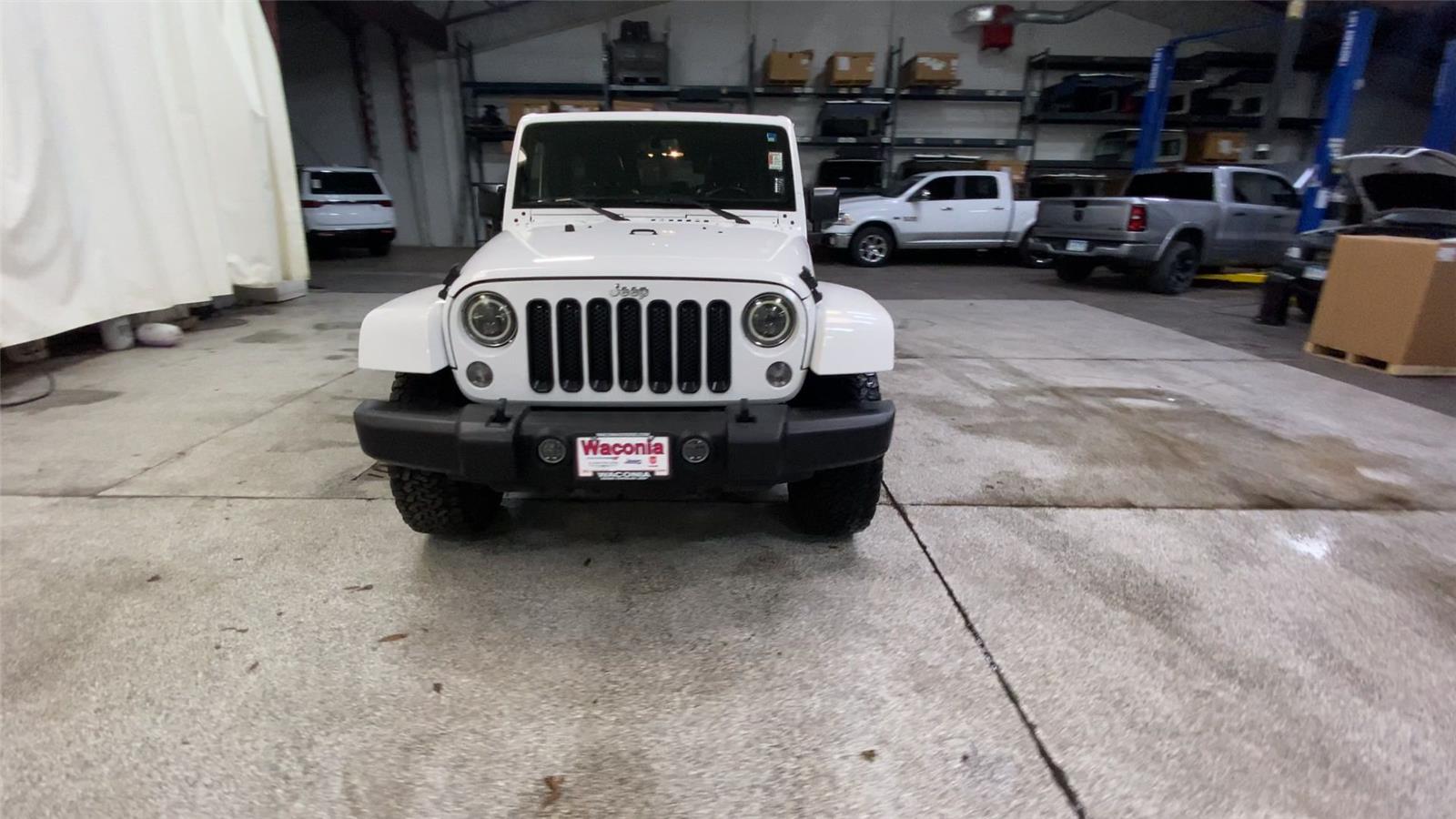 2016 Jeep Wrangler Rubicon photo 2