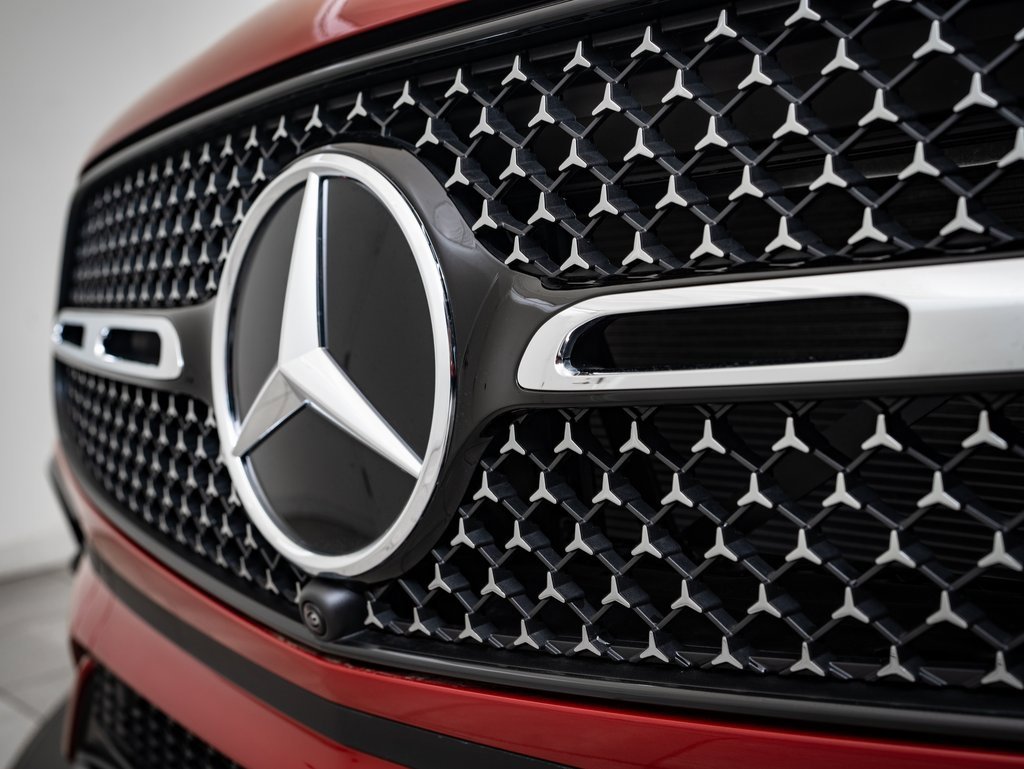 2025 Mercedes Benz GLC 300 4MATIC photo 3