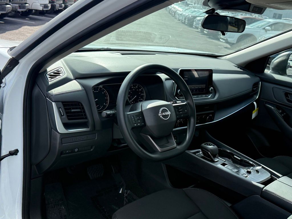 2025 Nissan Rogue S photo 2