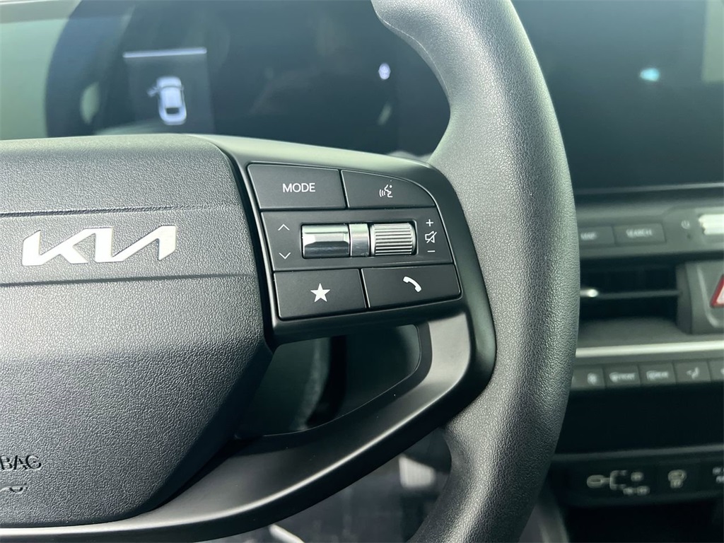 2025 Kia K4 LX photo 17
