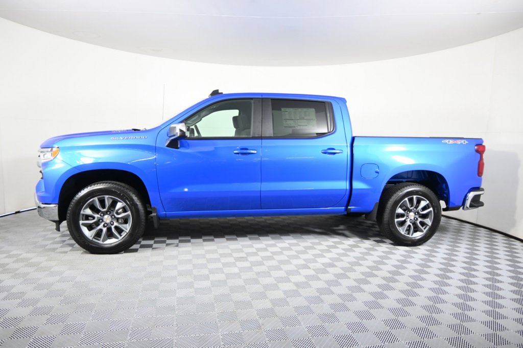 2026 Chevrolet Silverado 1500 LT photo 2