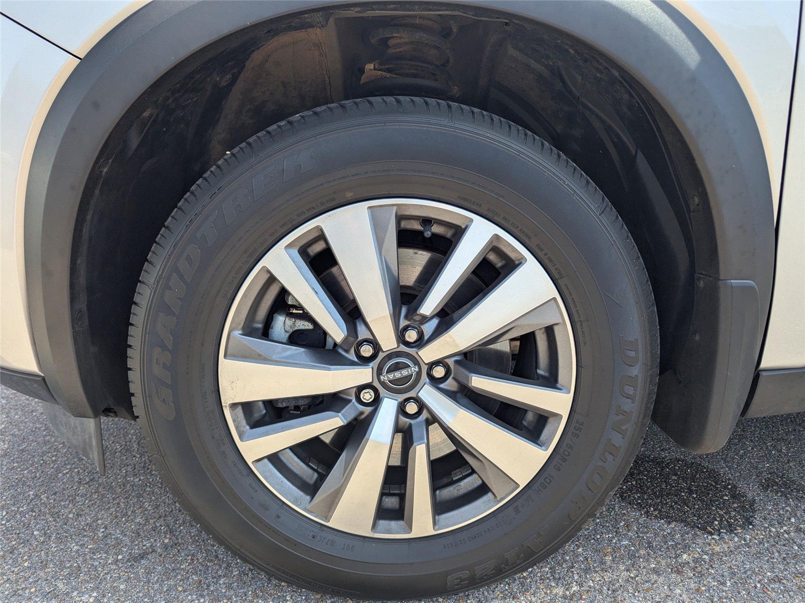 2023 Nissan Pathfinder SL photo 7