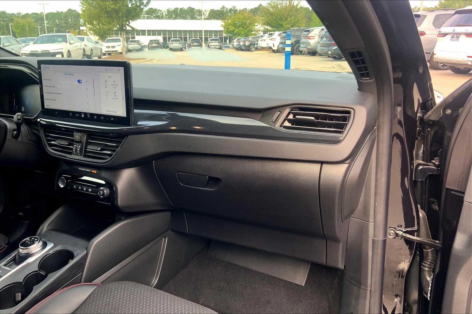 2024 Ford Escape ST-Line photo 17