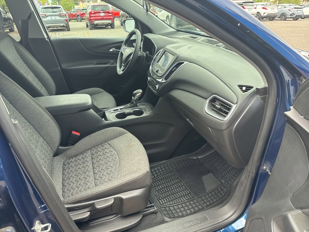 2023 Chevrolet Equinox LT photo 32