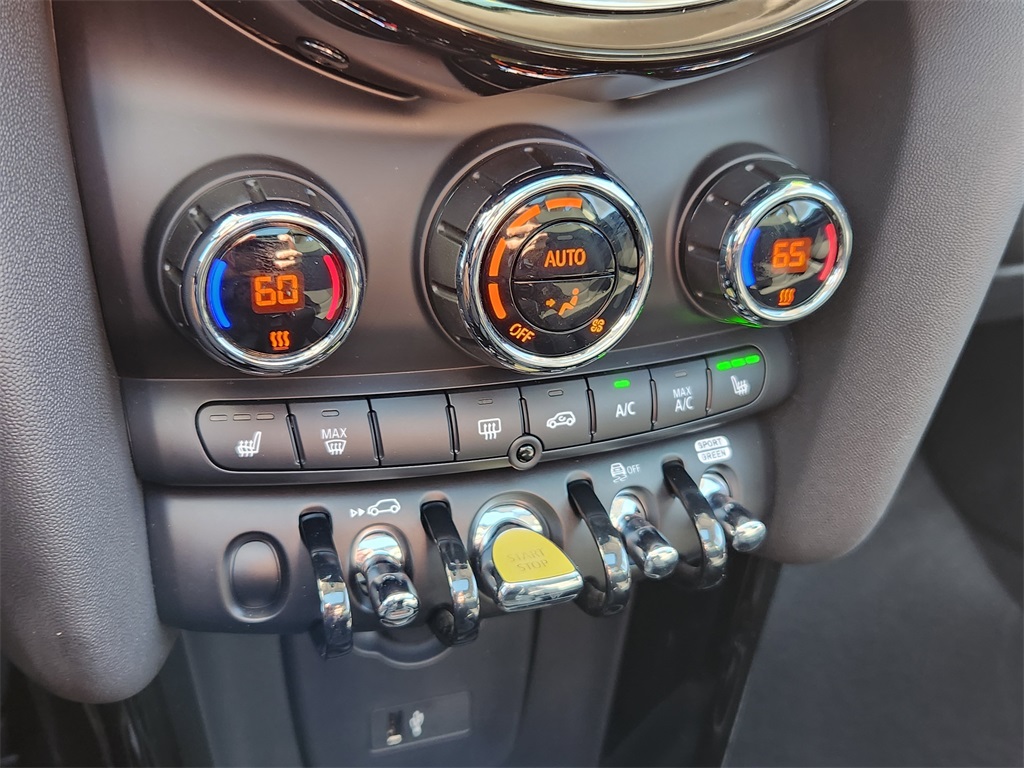 2024 Mini Cooper 2 Door Hardtop SE photo 21
