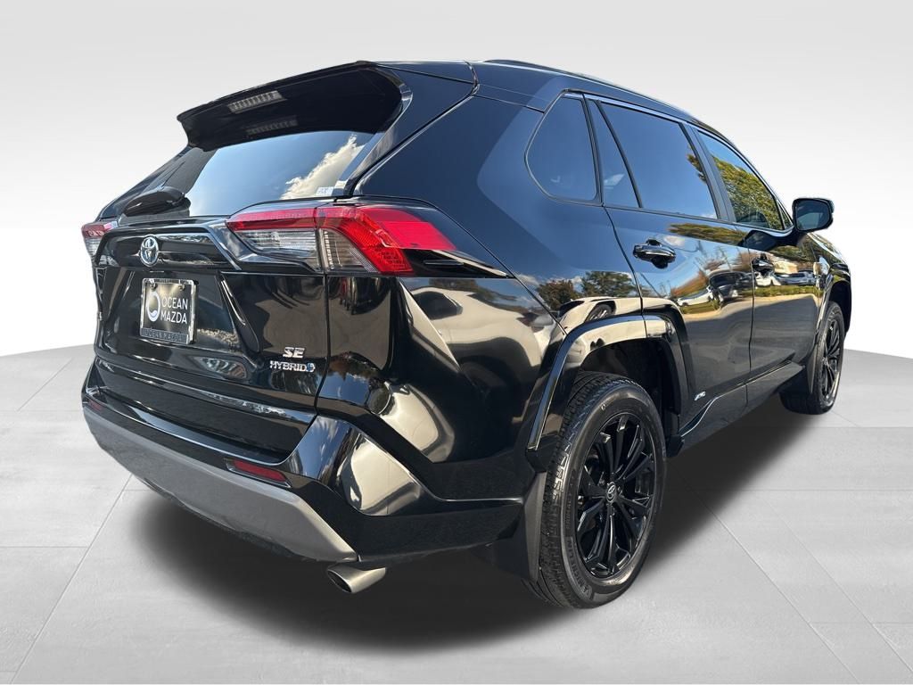2022 Toyota RAV4 Hybrid SE photo 3