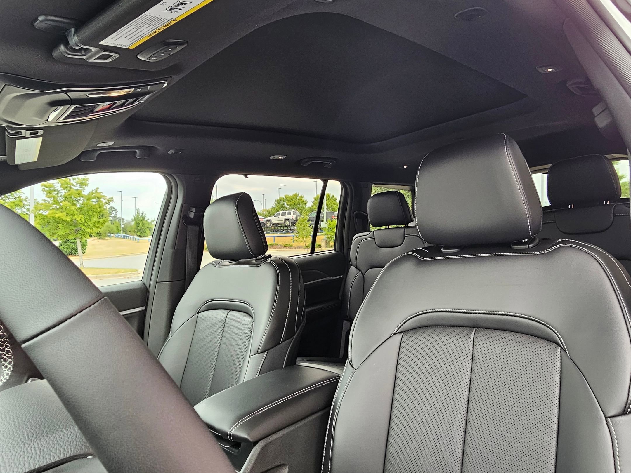 2025 Jeep Grand Cherokee Limited photo 16