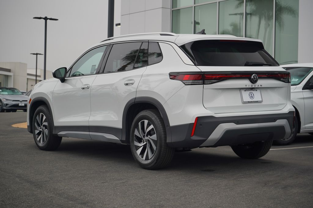 2025 Volkswagen Tiguan S photo 2