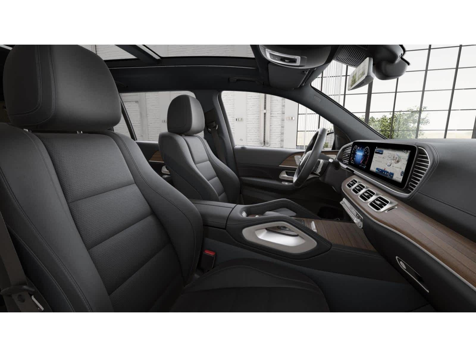 2025 Mercedes Benz GLS 450 4MATIC photo 3