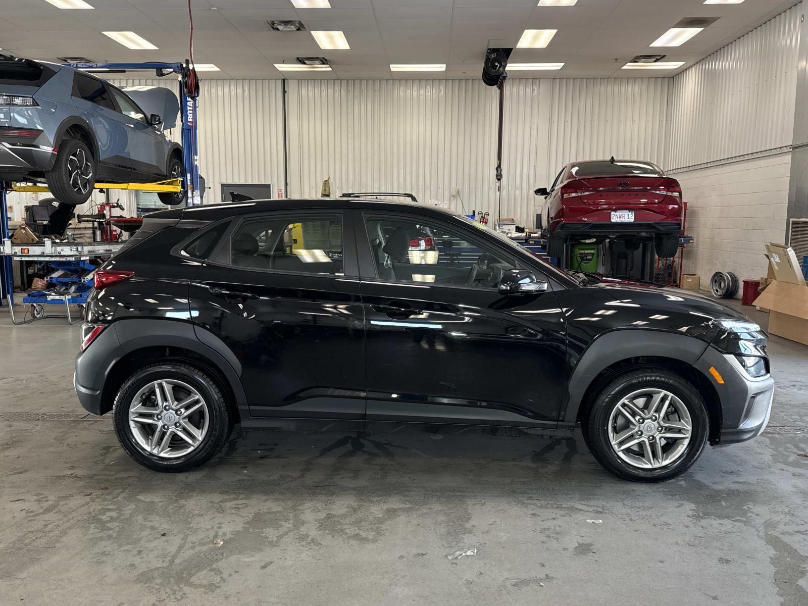 2023 Hyundai Kona SE photo 4