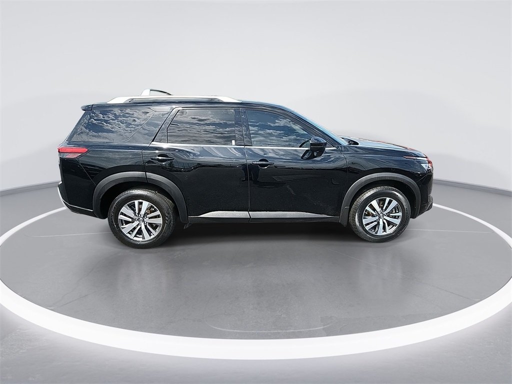 2022 Nissan Pathfinder SL photo 9