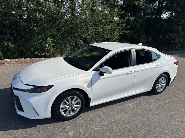 2025 Toyota Camry LE photo 35