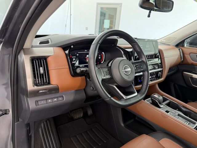 2022 Nissan Pathfinder Platinum photo 24