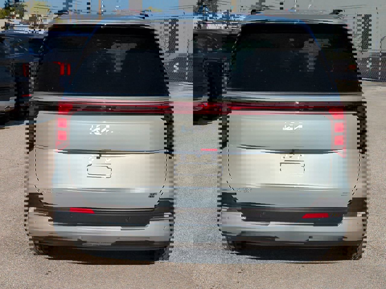 2026 Kia Carnival EX photo 4