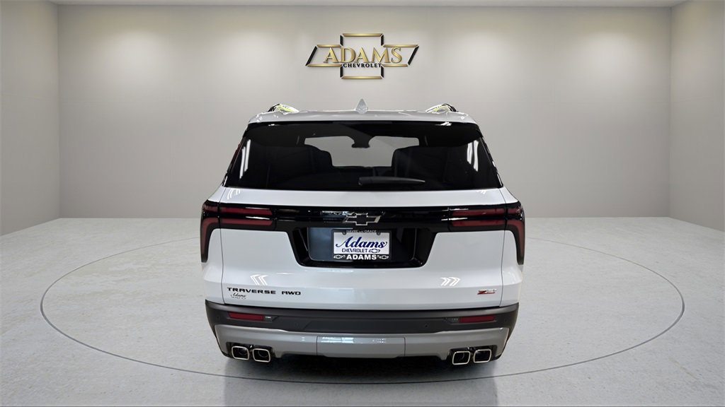 2026 Chevrolet Traverse Z71 photo 3
