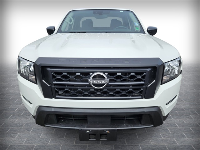 2022 Nissan Frontier S photo 2