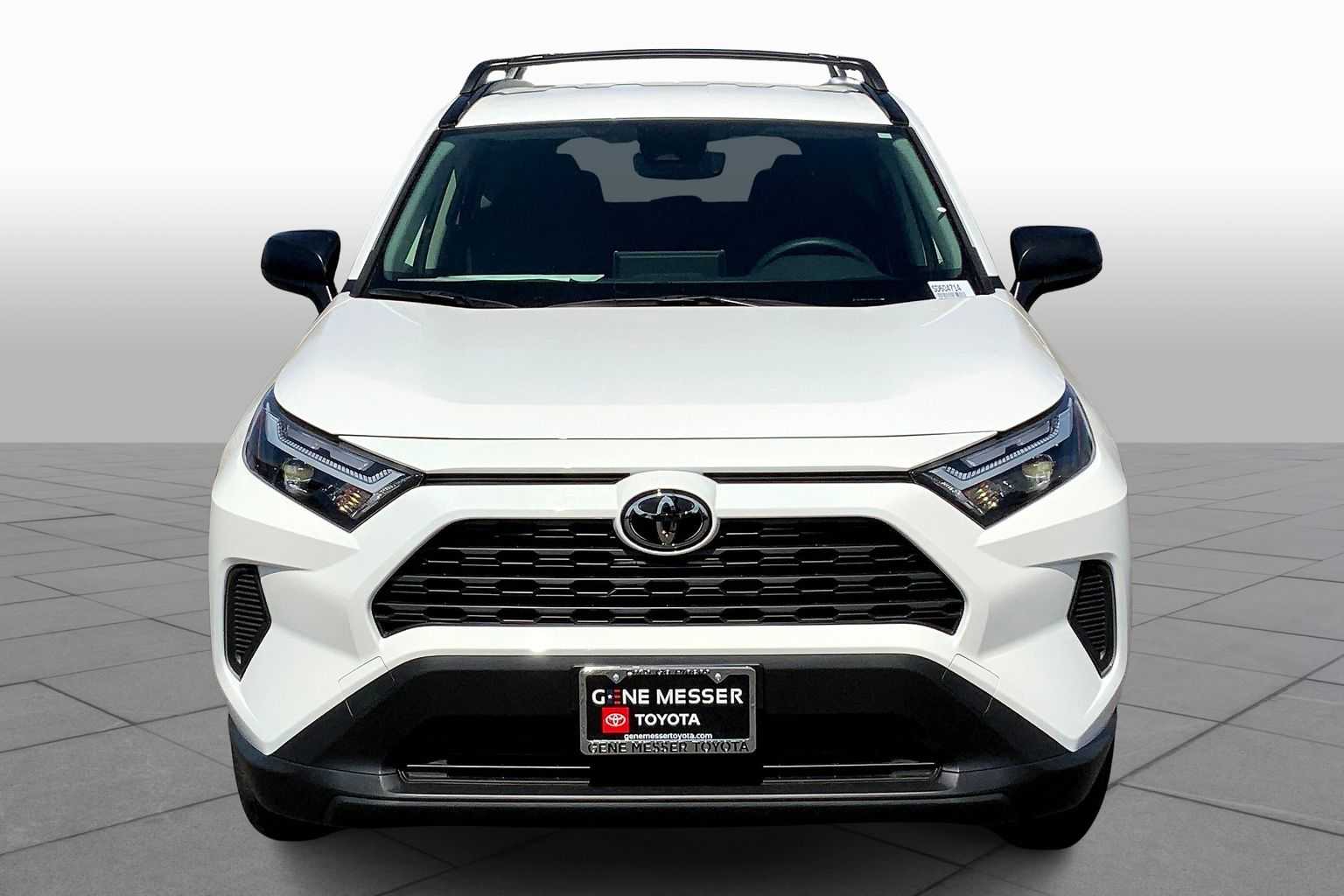 2025 Toyota RAV4 Hybrid LE photo 3
