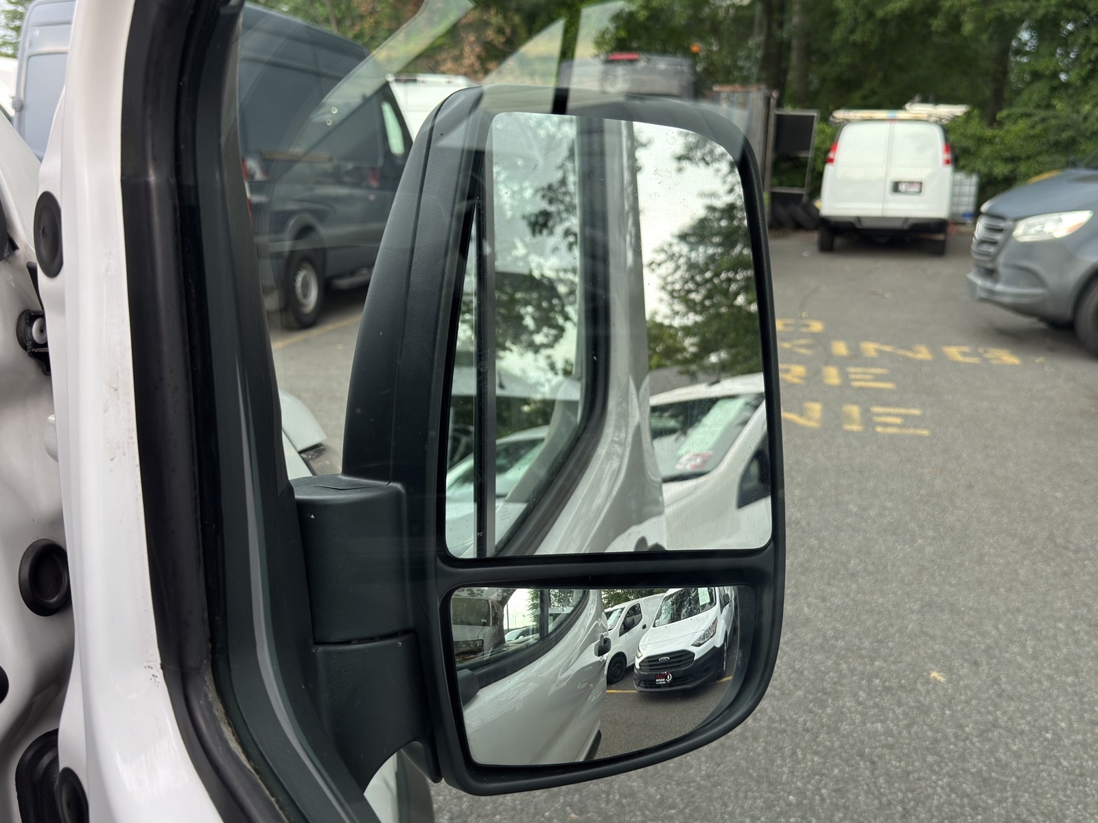 2023 Ford Transit Cargo Van photo 38