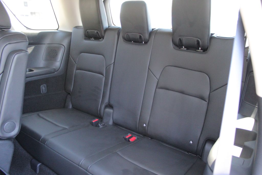 2025 Nissan Pathfinder SL photo 15