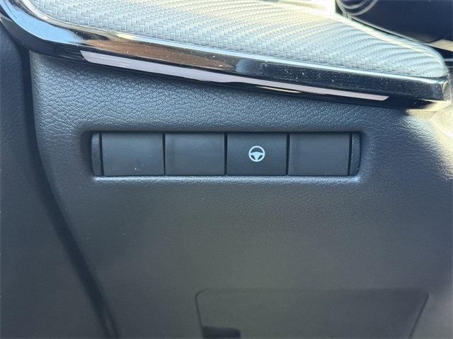 2025 Nissan Kicks SR photo 29