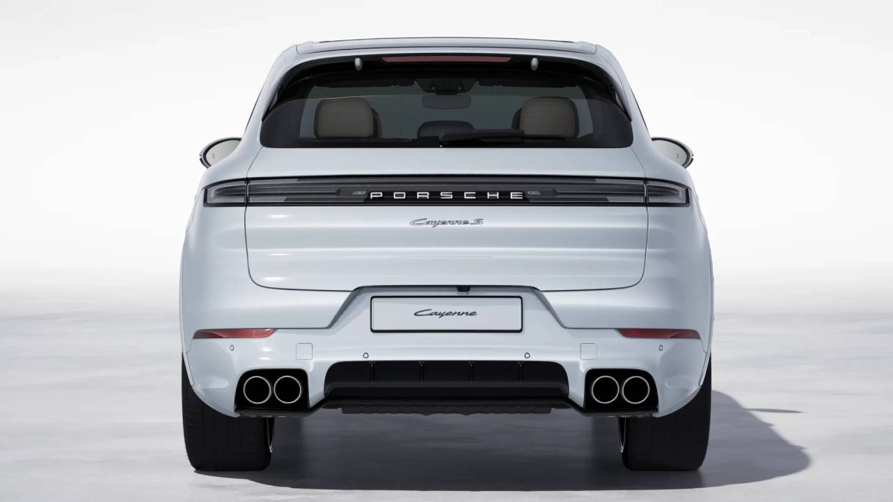 2026 Porsche Cayenne S E-Hybrid photo 8