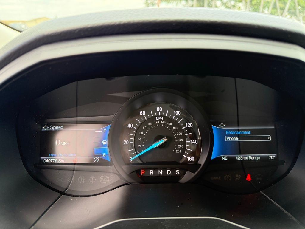 2022 Ford Edge SEL photo 4