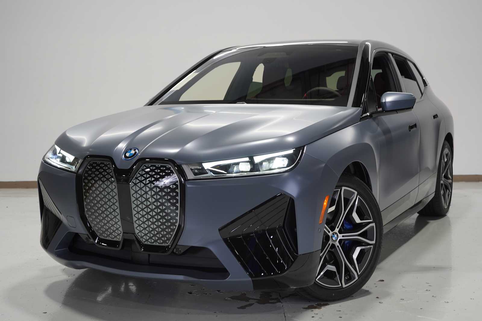 2025 BMW iX M60