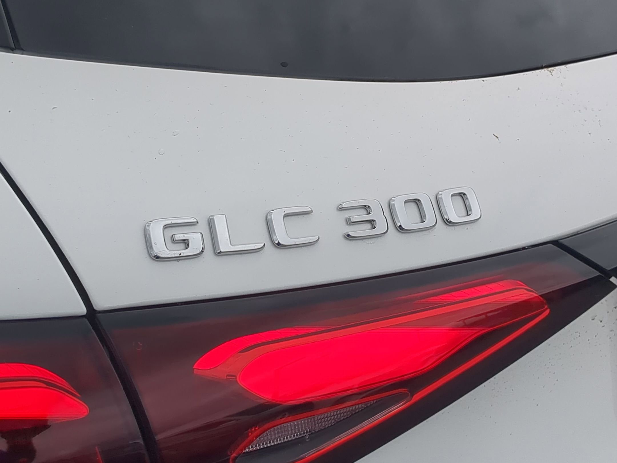 2025 Mercedes Benz GLC 300 4MATIC photo 3