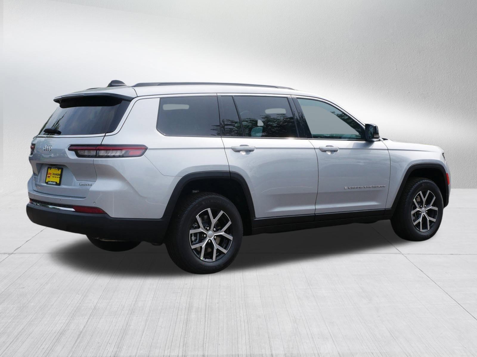 2025 Jeep Grand Cherokee Limited photo 7