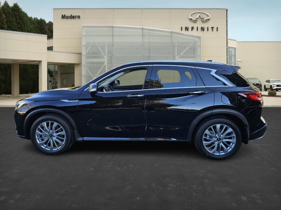 2025 Infiniti QX50 Luxe AWD photo 3