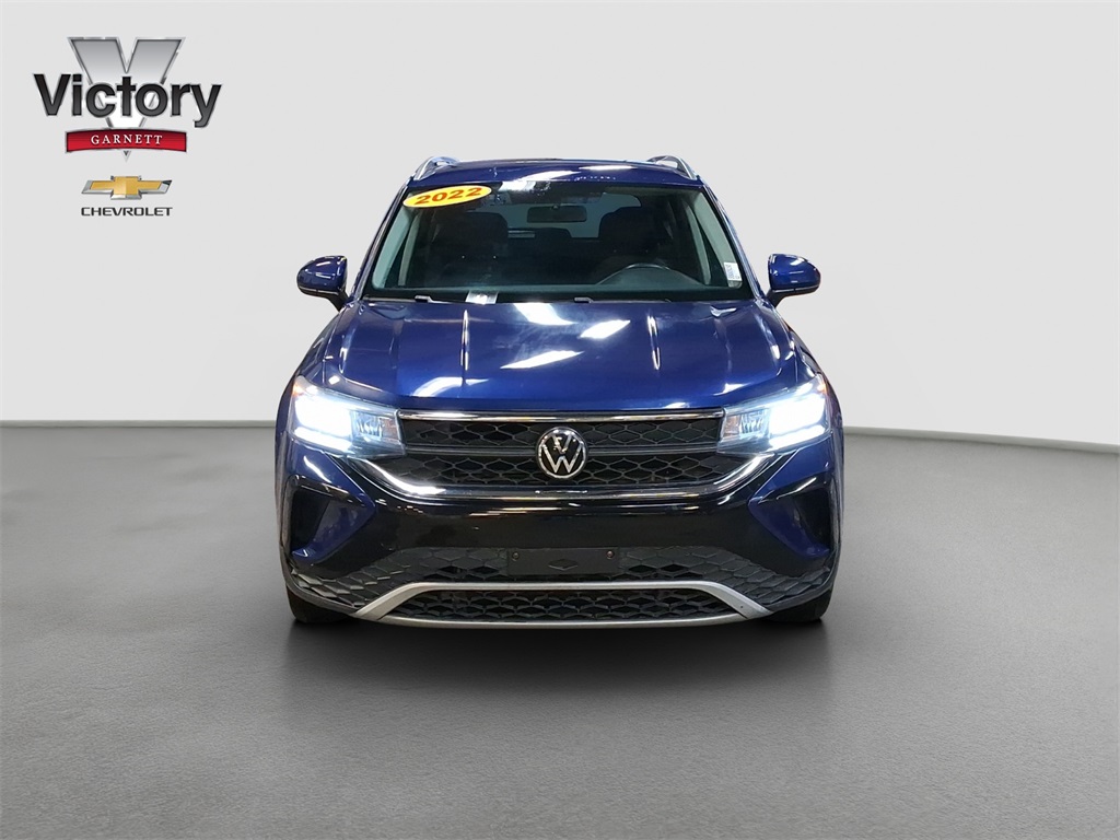 Used 2022 Volkswagen Taos SE with VIN 3VVRX7B26NM009298 for sale in Kansas City
