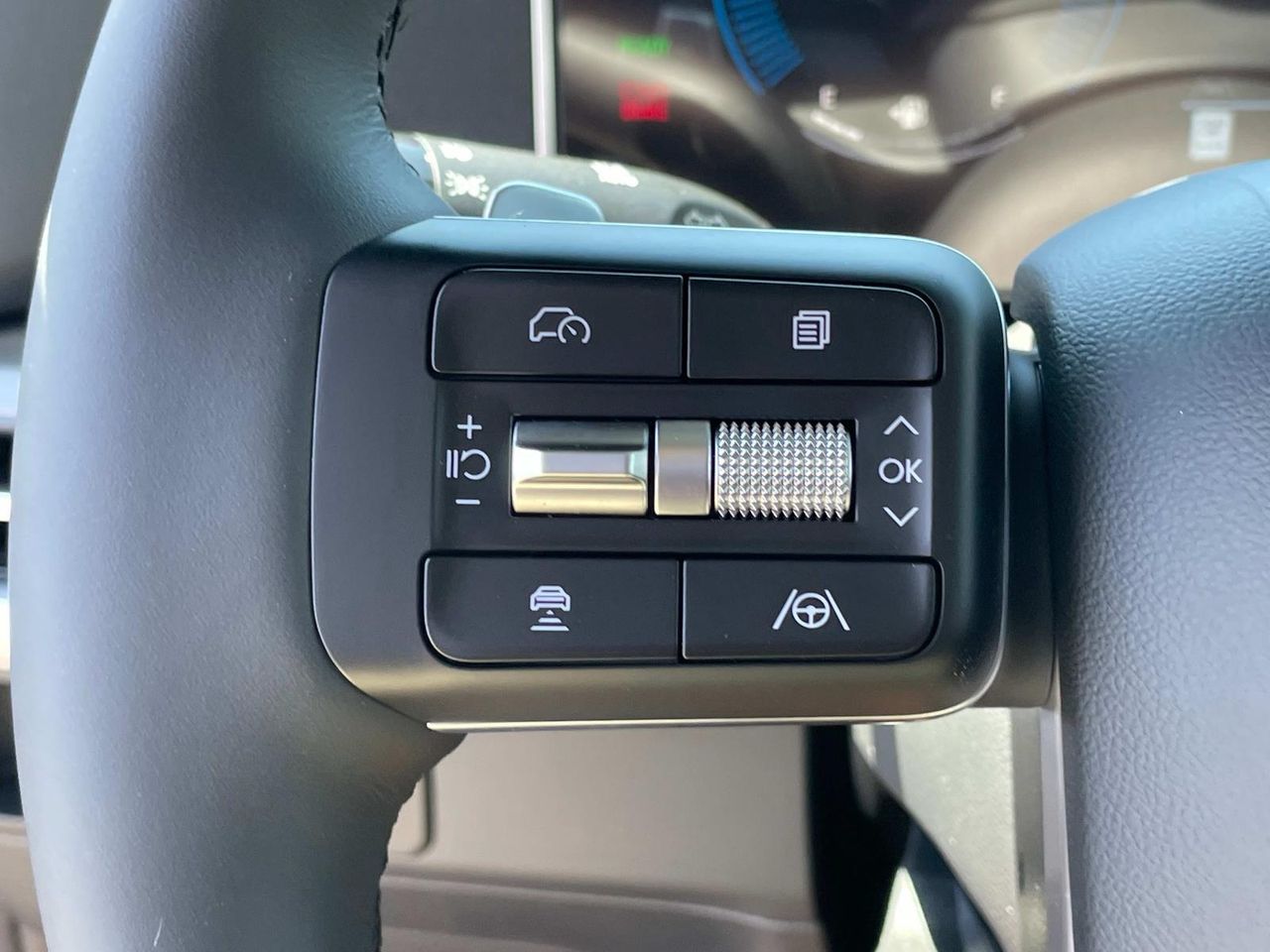 2026 Hyundai Santa Fe SE photo 7