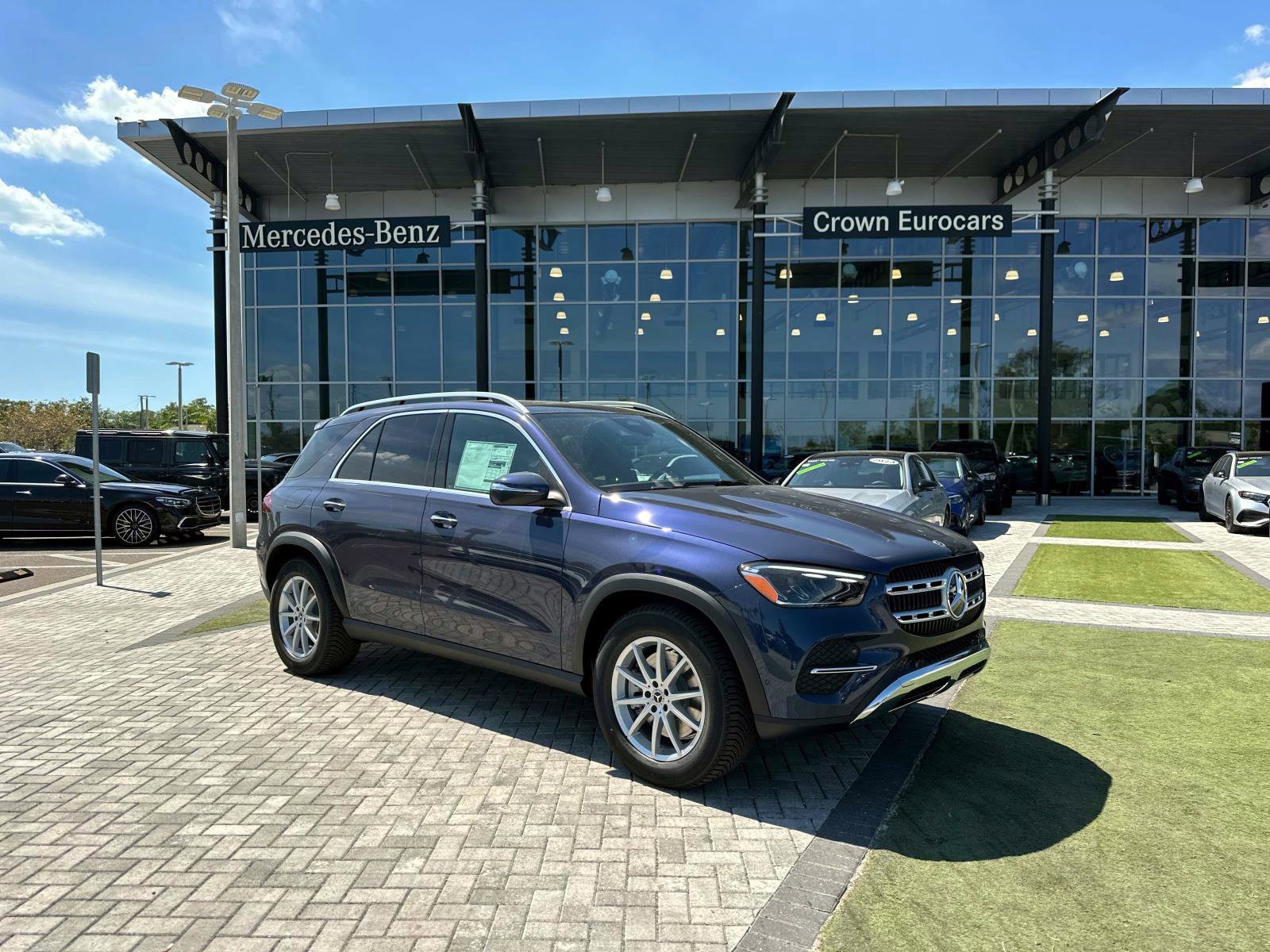 2025 Mercedes Benz GLE 450 4MATIC photo 2