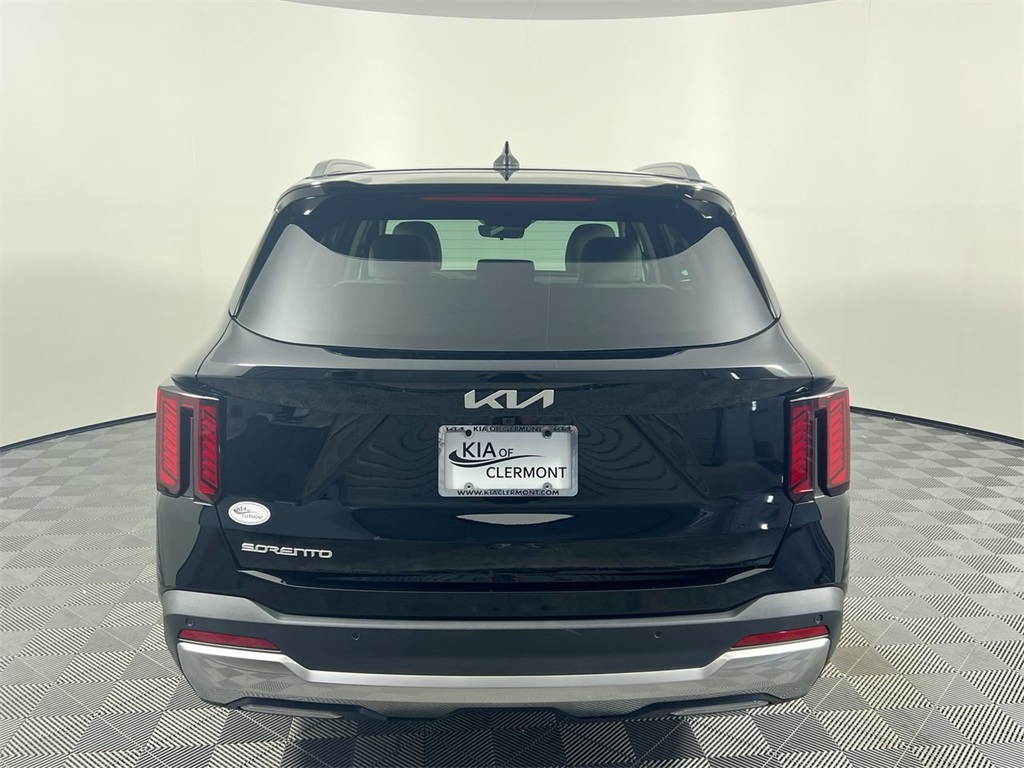2025 Kia Sorento S photo 4