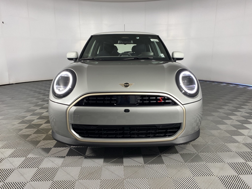 2026 Mini Cooper Hardtop S 2 Door Iconic photo 2