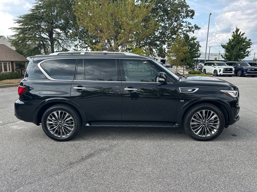 2020 Infiniti QX80 Luxe photo 2