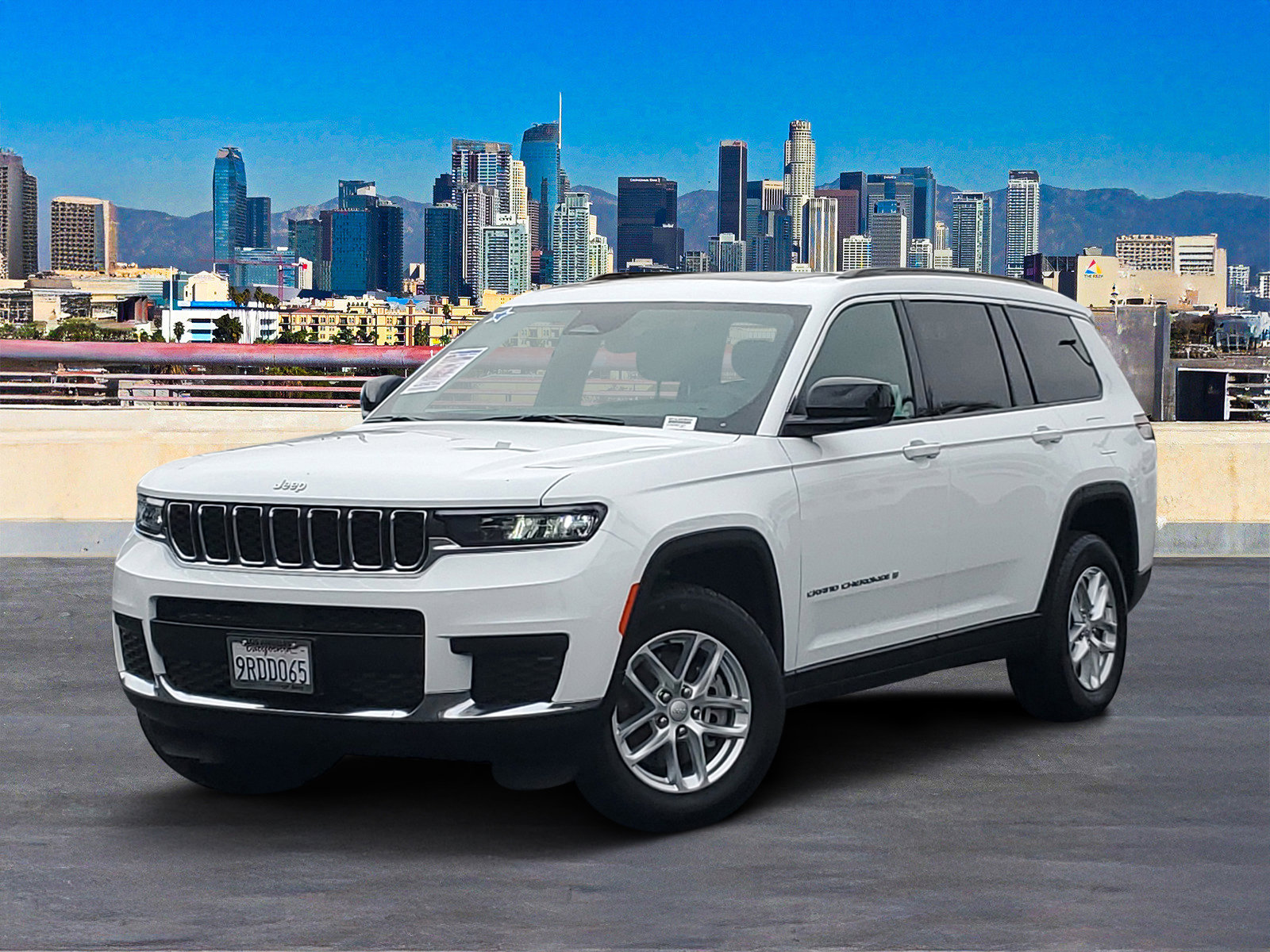 2025 Jeep Grand Cherokee Laredo X photo 2