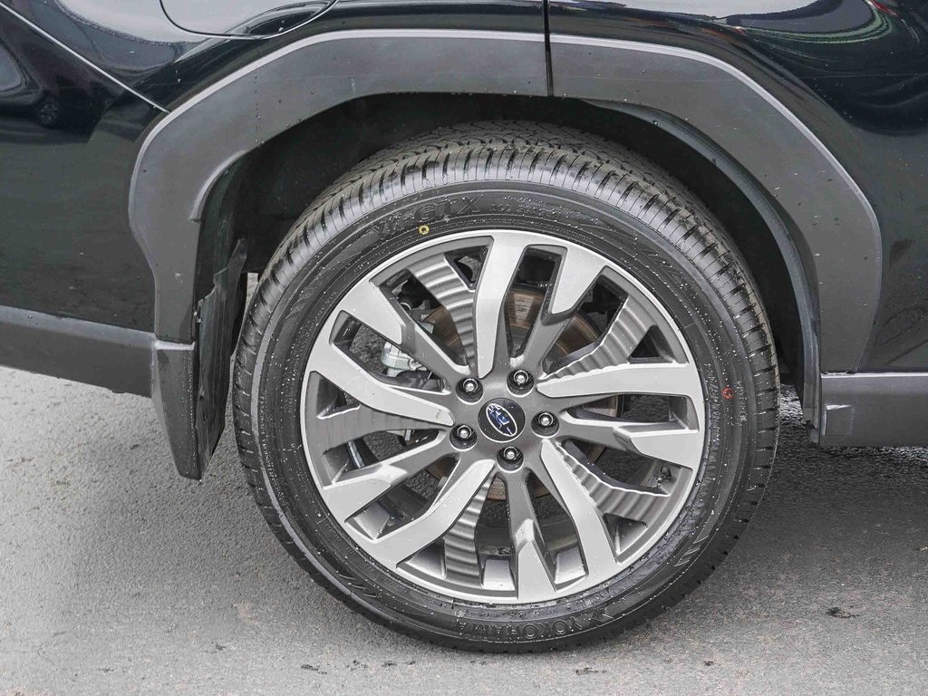 2025 Subaru Forester Touring photo 3