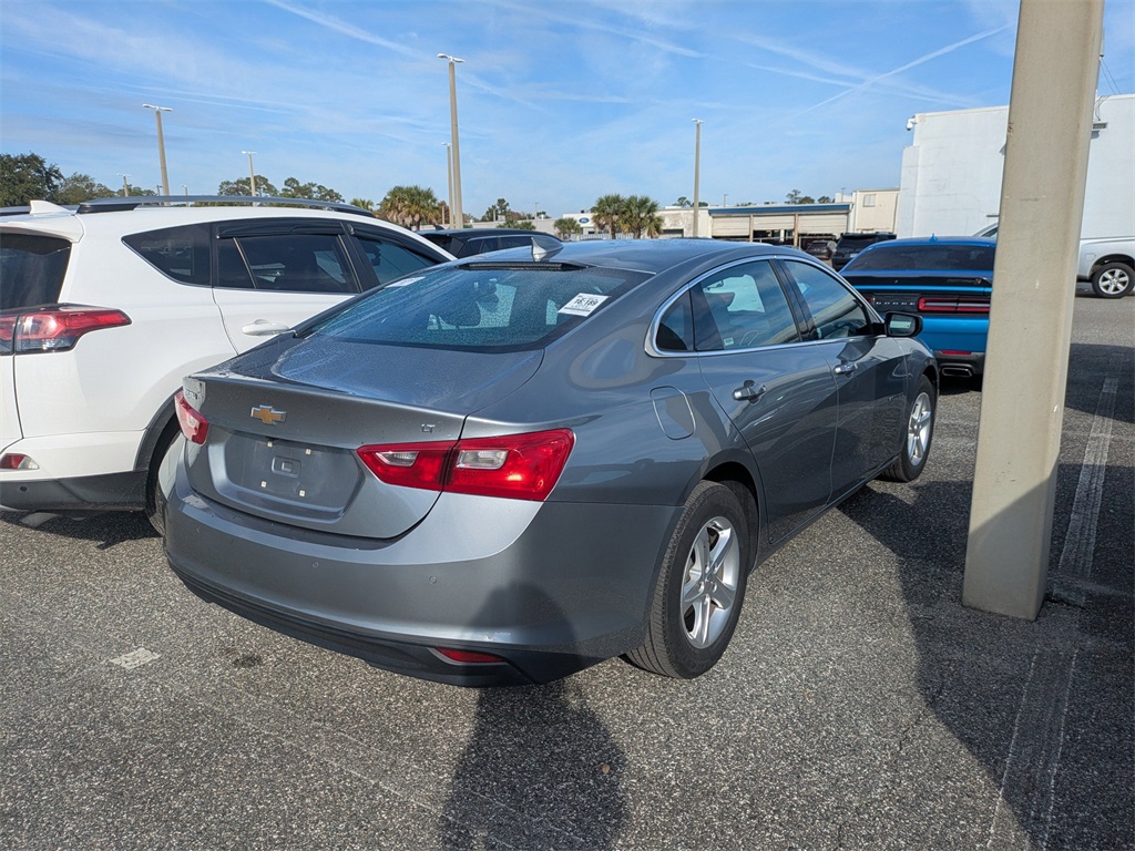 2024 Chevrolet Malibu 1LT photo 2