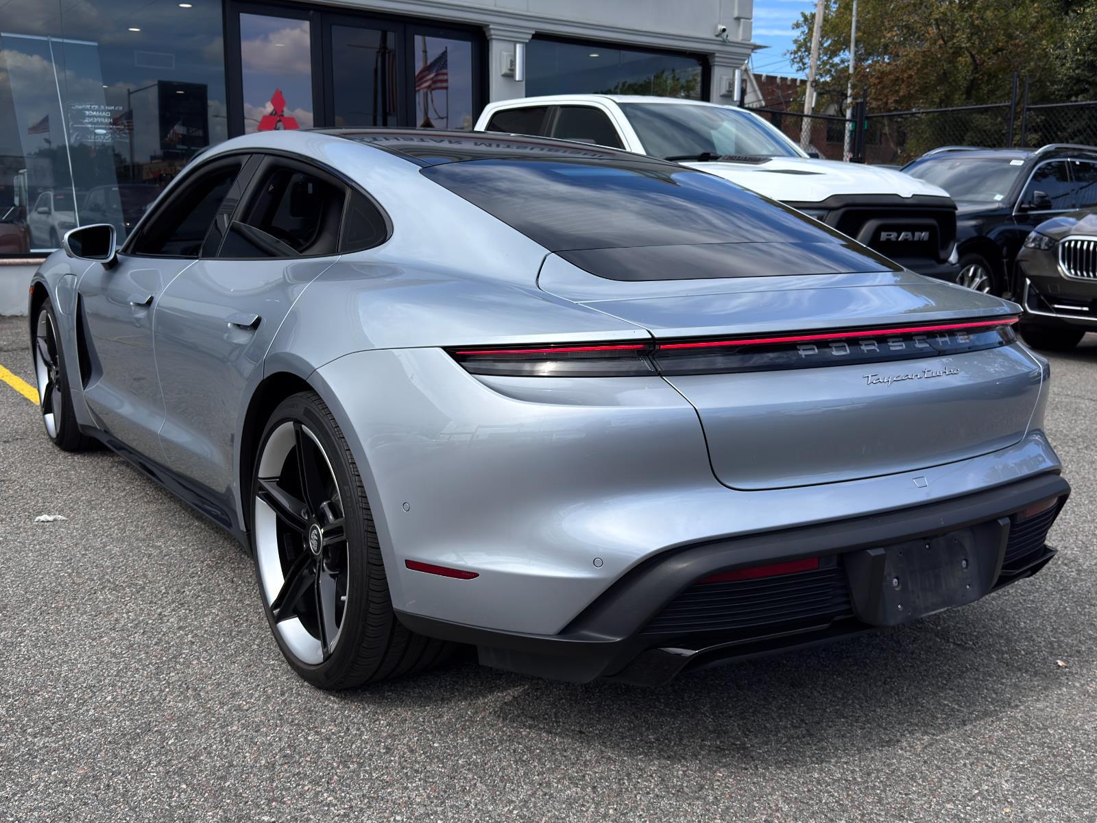 2020 Porsche Taycan Turbo S photo 6