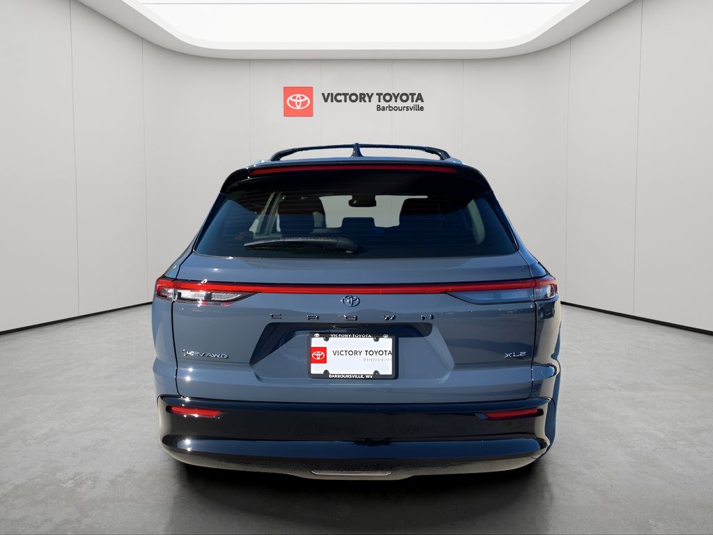 2025 Toyota Crown Signia XLE photo 4