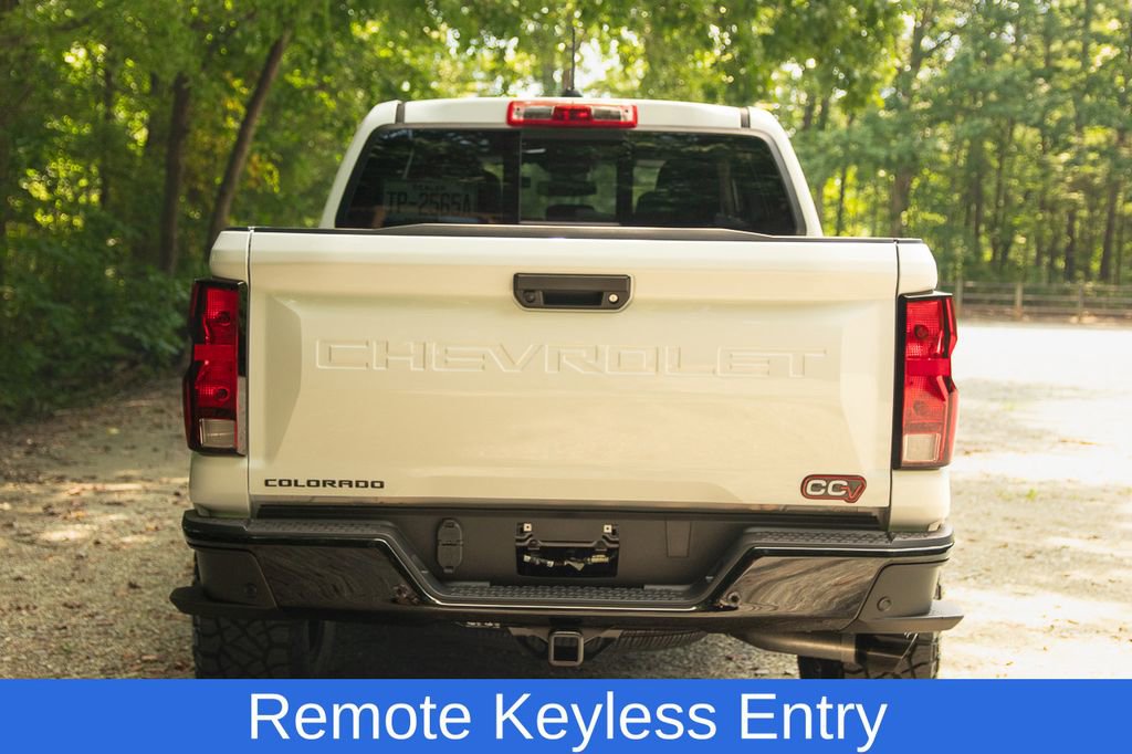 2025 Chevrolet Colorado LT photo 3